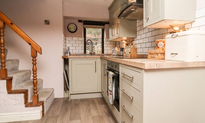 Stanbury Cottage | MOORSIDE COTTAGE, pet friendly, character holiday cottage in Haworth