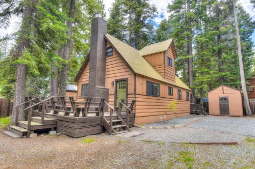 Tahoma House | Moose Manor w BBQ Near Tahoe Hiking