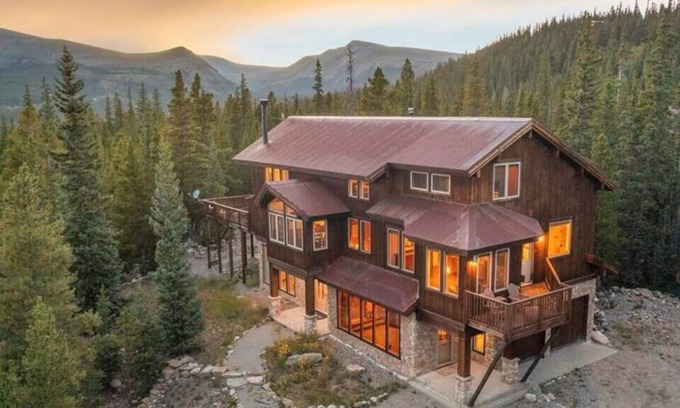 Valley of the Sun Cabin | Moose Rock Reserve - LUX, Sauna, Views, Private!!