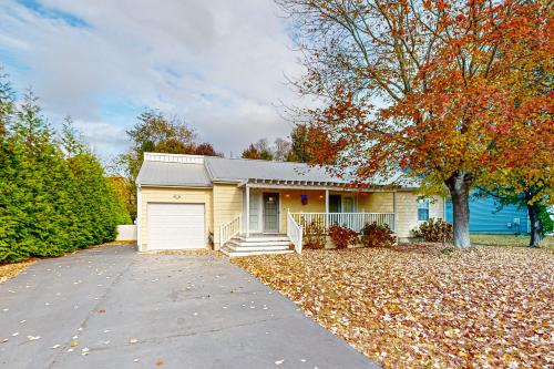 Maplewood House | Moose's House - 70 Radcliffe Rd.