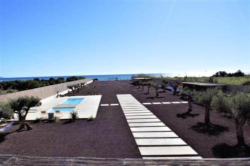 El Toyo Apartment | Moott Homes Suites Villa Costacabana