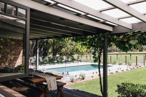 Berry House | Moraea Farm, Berry - by Linnaeus Collection