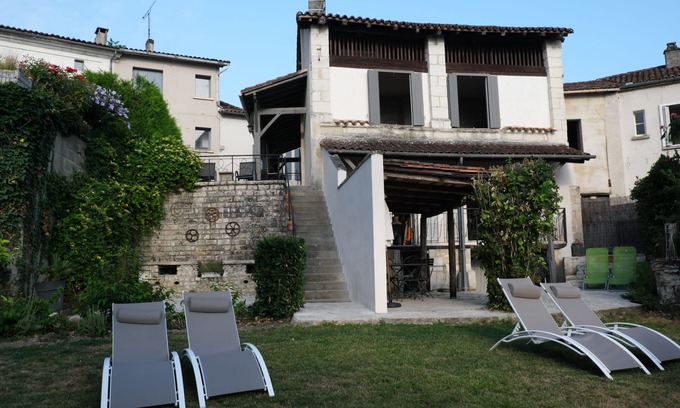 Aubeterre-sur-Dronne House | More than a holiday home with amazing views