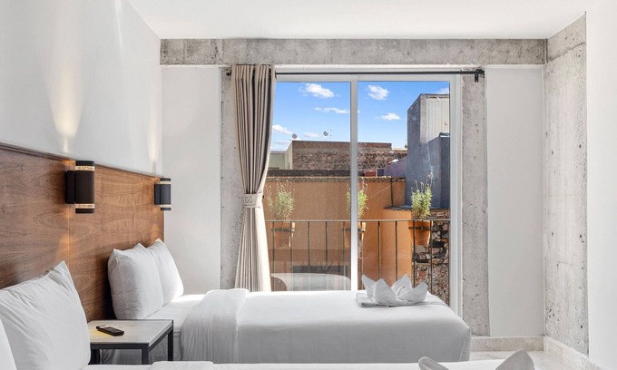 Downtown Queretaro Apartment | Morelos Double Suite by Homi Rent