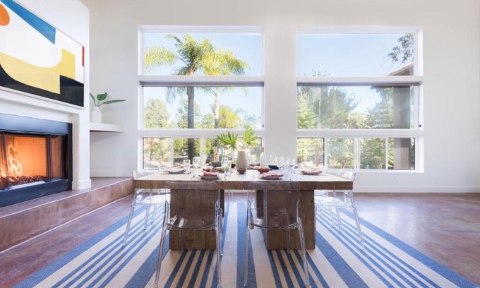 Henie Hills House | Moreno by AvantStay Modern Home in Oceanside w Fire Pit