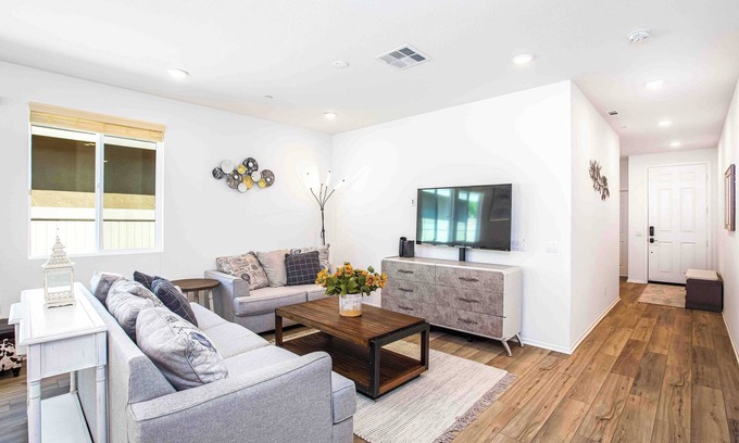 Moreno Valley House | Moreno Valley 3BR Retreat｜Modern Coastal Design｜Private Patio Included #41378