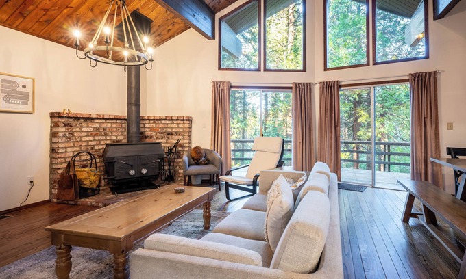 Arnold Cabin | Mori no Kokoro ~ Chalet w/summer pool access!