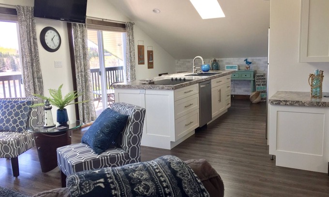 Cardigan House | Morley’s Marina Loft