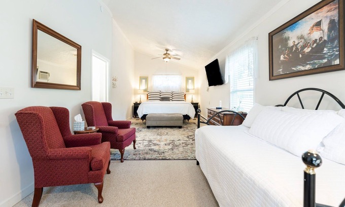 Marblehead Apartment | Morning Bliss in Marblehead at the Victorian Inn
