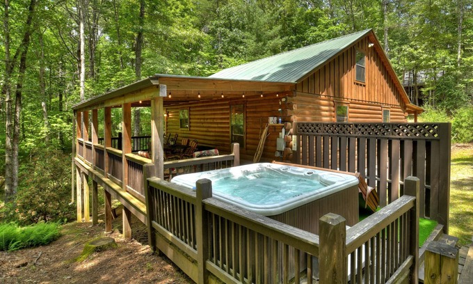 Blue Ridge Cabin | Morning Dew | Hot Tub | Fire Pit