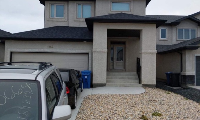 Winnipeg House | Morning glory cottage