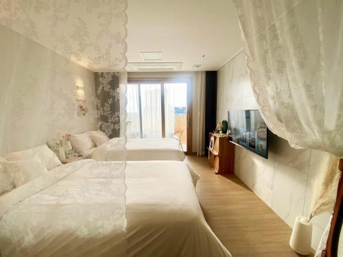 Yeon-dong Apartment | Morning Madrid