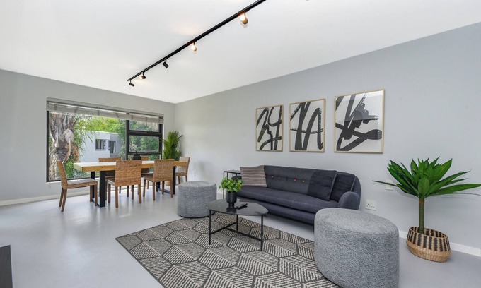 Greater Johannesburg Metropolitan Area Apartment | Morningsun Garden Apartment | Pool