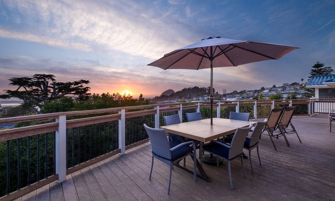 Morro Bay House | Morro Bay Heights Home with Amazing Ocean and Rock Views!