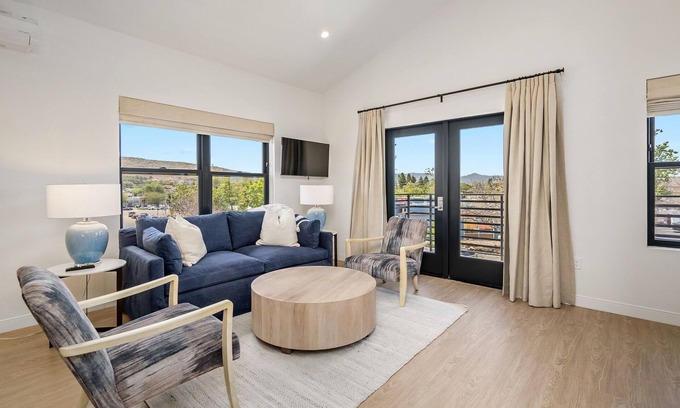 San Luis Obispo Apartment | Morro Suite at the Junction