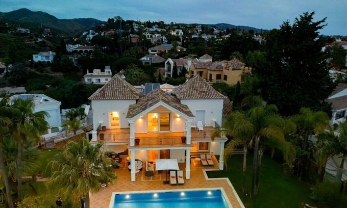 Urbanizacion el Rosario Villa | Moscu 13 Comfortable holiday residence