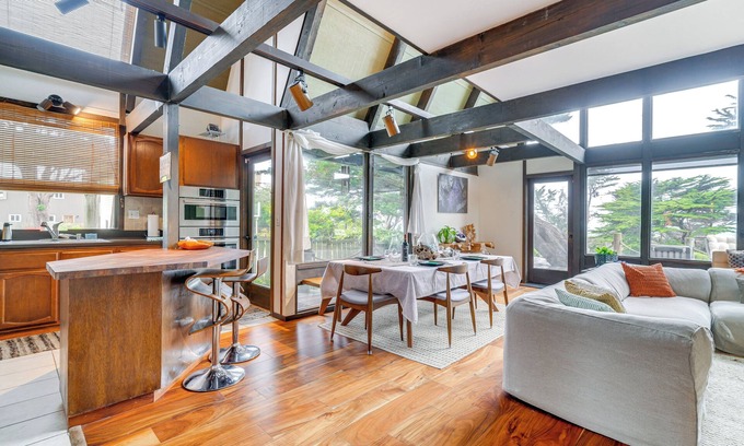 Moss Beach House | Moss Beach Oceanfront Retreat ~ 20 Mi to San Fran!