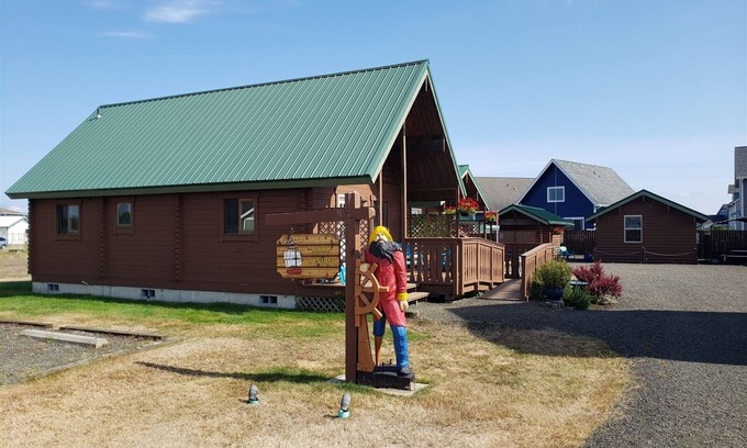 Ocean Shores House | Moss Landing #1 - 2 bedroom log cabin