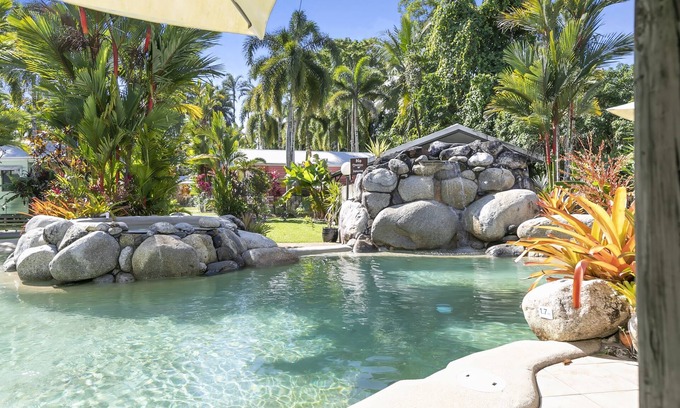 Mossman Hotel | Mossman Resort Holiday Villas
