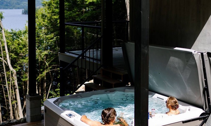 Dysart et al Cottage | Mossrock Retreat - Stunning New Luxury Cottage & Hot Tub on Redstone Lake