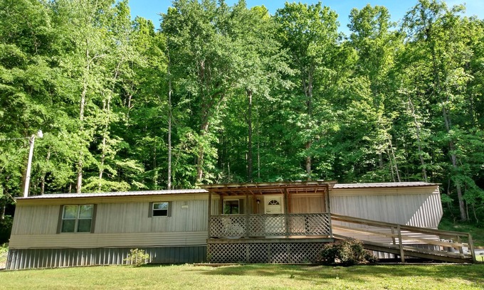Robbins House | Mossy Ridge- Trail #4, 88 &95 access- 3 bedroom- 6 person home on Brimstone Road