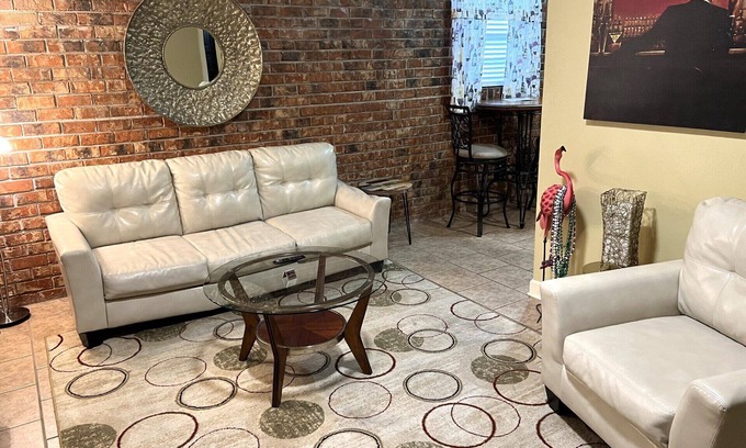 Beauregard Town Historic District Condo | Most Comfortable Sleep You'll Get. Highest Rated across all Platforms