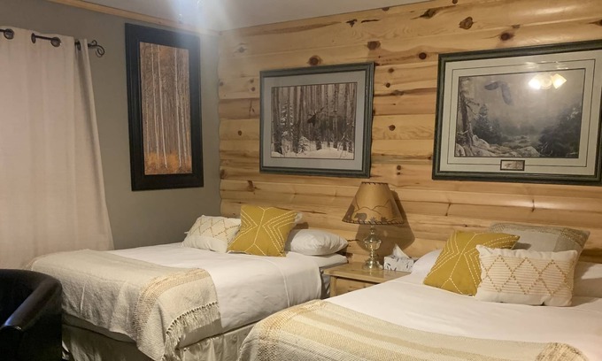 Sioux Narrows Nestor Falls Cabin | Motel 3, Lakeview ,communal Sauna-Hot Tub, Patio, Lake Tours, Boat Rental.
