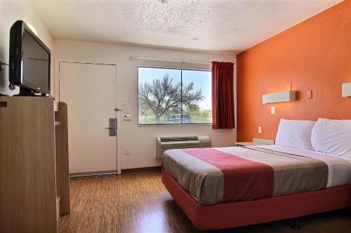 Abilene Hotel | Motel 6-Abilene, TX