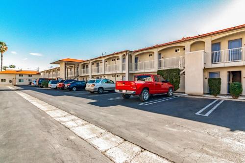 Sherwood Forest and Thistle Development Hotel | Motel 6-Anaheim, CA