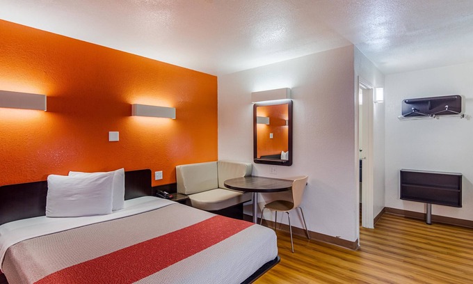 Ardmore Hotel | Motel 6 Ardmore, OK