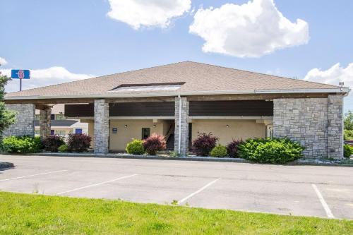 Ashland Hotel | Motel 6-Ashland, OH
