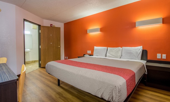 Ashland Hotel | Motel 6 Ashland, OH