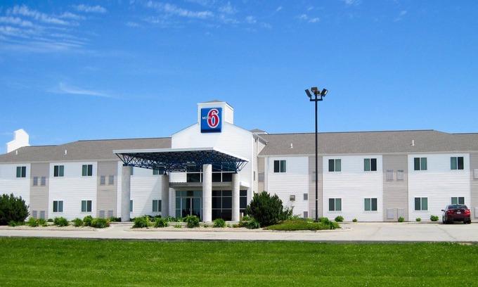 Avoca Hotel | Motel 6 Avoca, IA