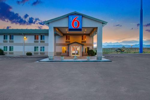Beaver Hotel | Motel 6-Beaver, UT