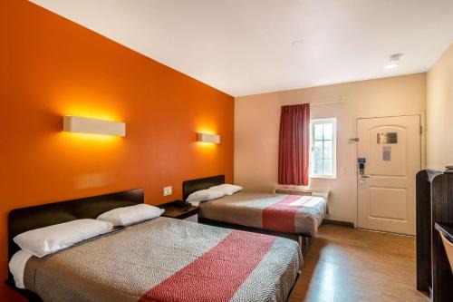 Bell Gardens Hotel | Motel 6 Bell Gardens, CA - Los Angeles