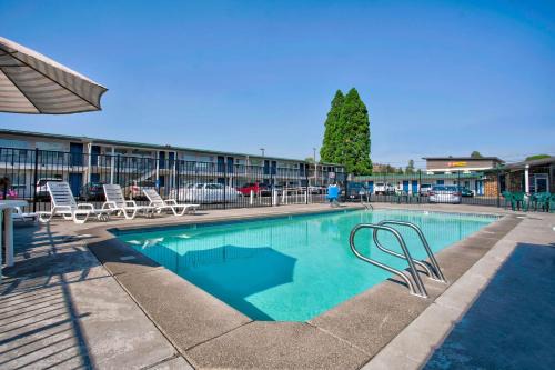 Larkspur Hotel | Motel 6-Bend, OR