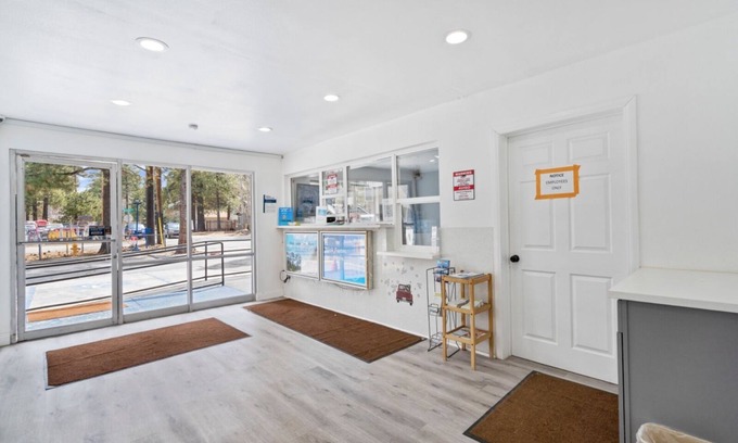 Big Bear Lake Hotel | Motel 6 Big Bear Lake, CA