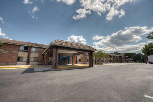 Branford Hotel | Motel 6-Branford, CT - New Haven