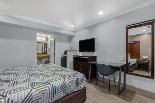 Olde Carlsbad Hotel | Motel 6 Carlsbad, Ca- North