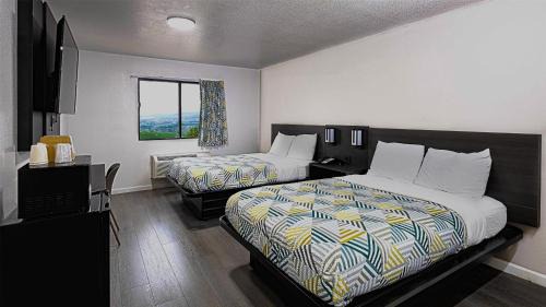 Buckner Terrace - Everglade Park Hotel | Motel 6 Dallas - Fair Park