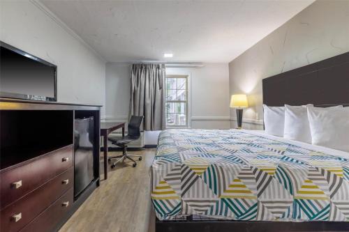Dallas Design District Hotel | Motel 6 Dallas TX Downtown