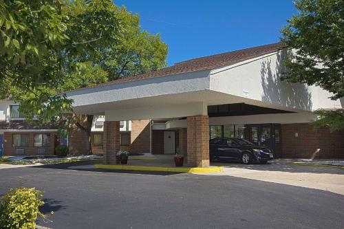 East Brunswick Hotel | Motel 6-East Brunswick, NJ