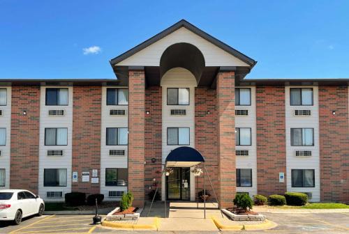Elk Grove Village Hotel | Motel 6-Elk Grove Village, IL - O'Hare