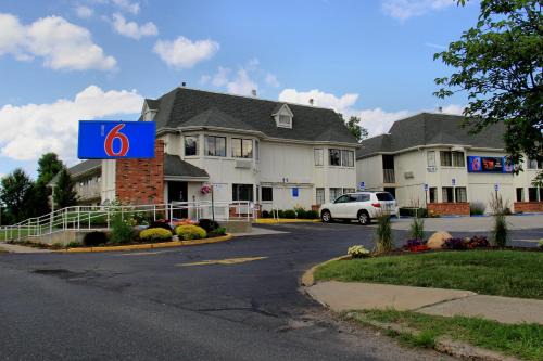 Enfield Hotel | Motel 6-Enfield, CT - Hartford