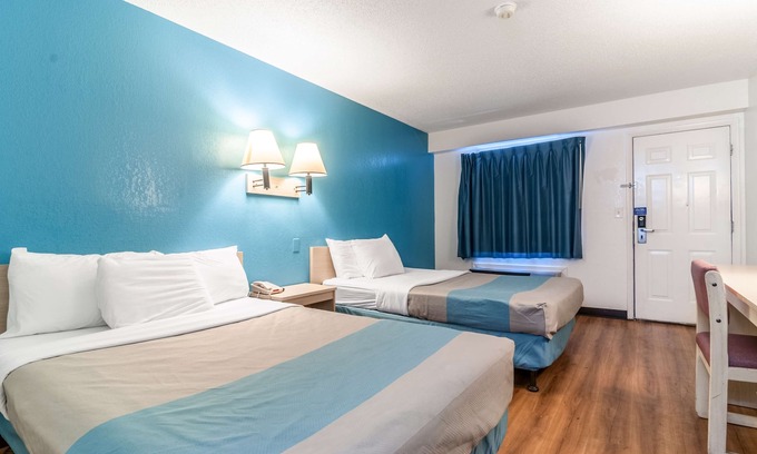 Farmington Hills Hotel | Motel 6 Farmington Hills, MI - Northwest - Farmington Hills