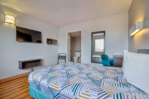 Farmington Hotel | Motel 6-Farmington, NM