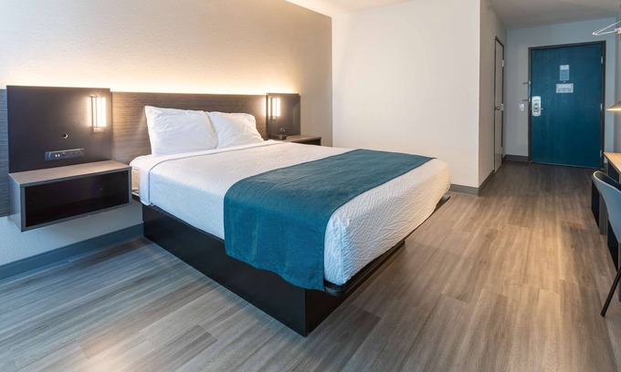 Fort Lupton Hotel | Motel 6 Fort Lupton, CO