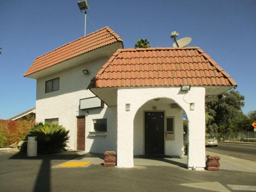 Fresno Hotel | Motel 6-Fresno, CA