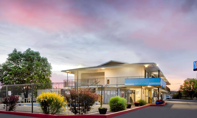 Allison Hotel | Motel 6 Gallup, NM