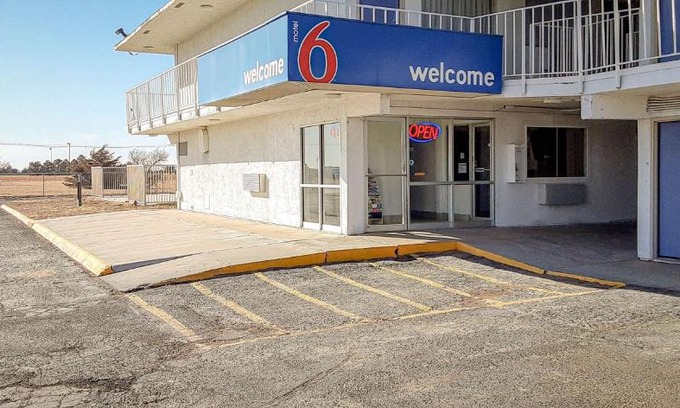 Goodland Hotel | Motel 6-Goodland, KS